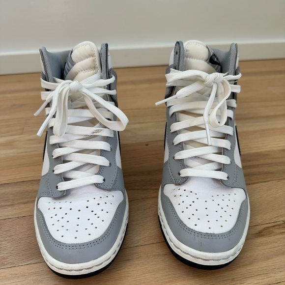 Women's Nike Dunk Sky High Wolf Grey
Good condition, used. - Picture 8 of 8